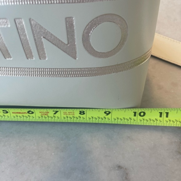 VALENTINO CREAM HANDBAG! Tassel!! Handles or crossbody strap! New - Picture 9 of 10